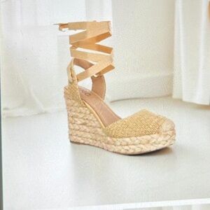 Women Elegant Beige Wrapping Ties Espadrille Wedge Sandals Shoes by INC. 9.5